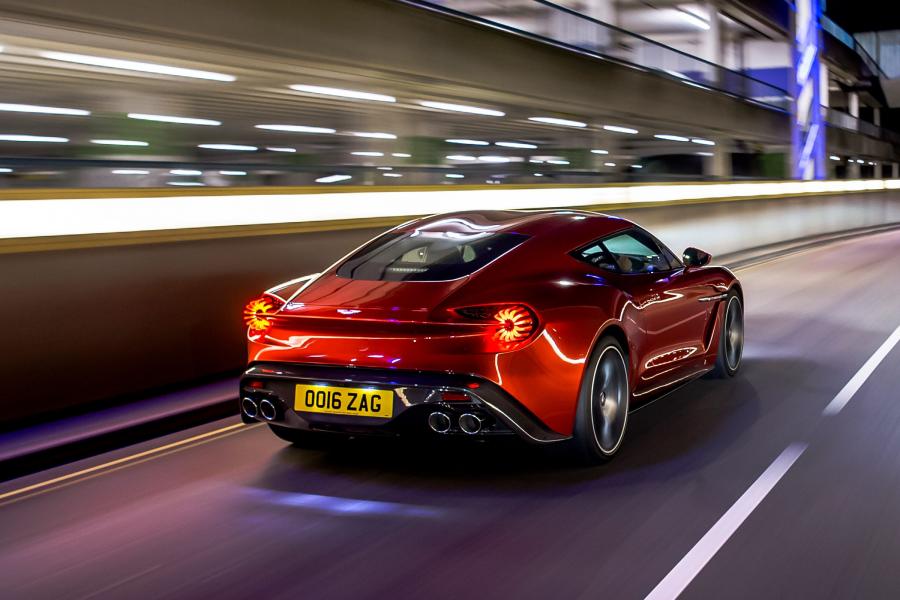  Aston Martin Vanquish Zagato 2017 года  (UK) (фото 2 из 43)